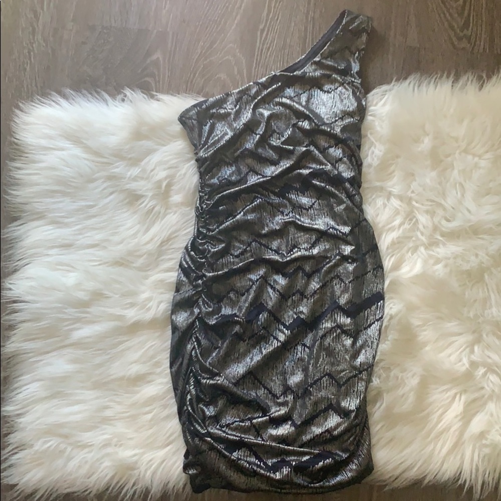B. Too Dress
